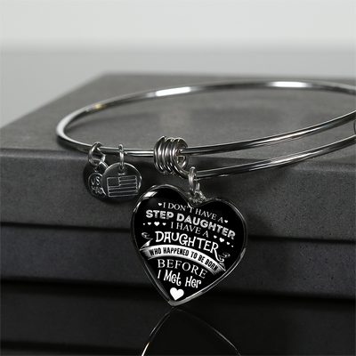 I DON'T HAVE A STEPDAUGHTER, SILVER OR GOLD FINISHED HEART SHAPED NECKLACE AND BANGLE BRACELET (WHITE ON BLACK) EO - podprintz.com
